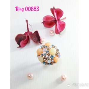 Exclusive elegant rose gold plated multi rhinestones Ring.